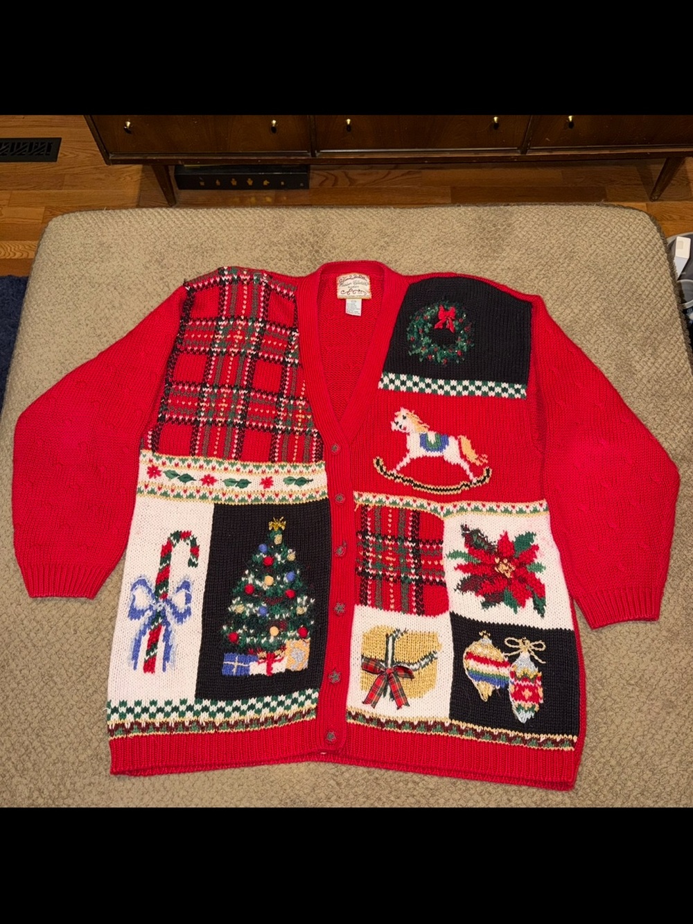 Vintage Heirloom Collectibles Women’s Red Patchwork Christmas Sweater - 22/24